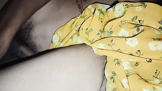 Hintli ateşli kadın yakışıklı devar devar yenge ile gerçek seks yapıyor