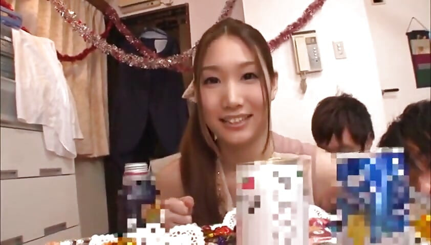 Naked Neighbor Temptation - Sweet Kansai Beauty with Soft G-cup Curves Makes an Irresistible Move - 4