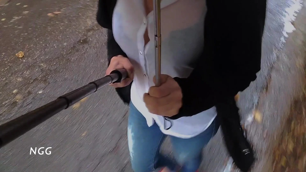 Meztelen elveszett világ ne ugorj előre