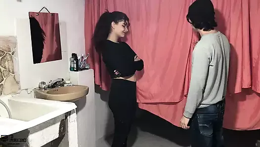 Une belle latina se fait baiser par la grosse bite de son copain dans plusieurs positions - porno en espagnol