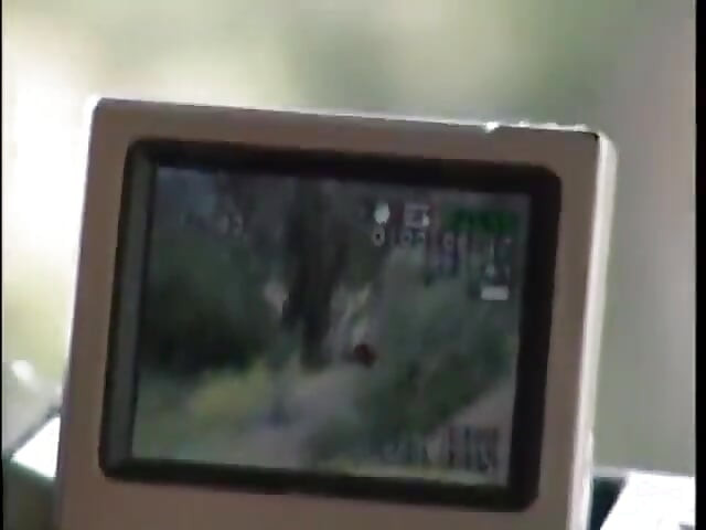 Megtalálja az ázsiai férfit az úton, és megdugja