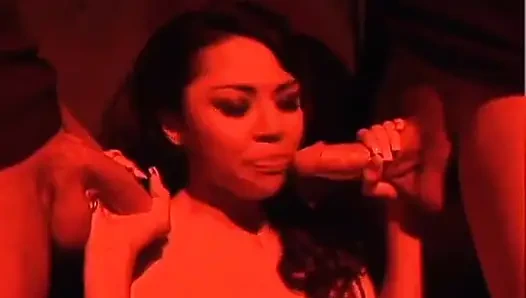 Leilani Lee ile yoğun cinsel üçlü grup seks