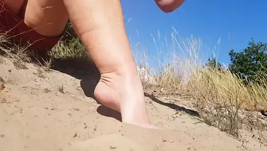 81.6% Airing my feet in the sand