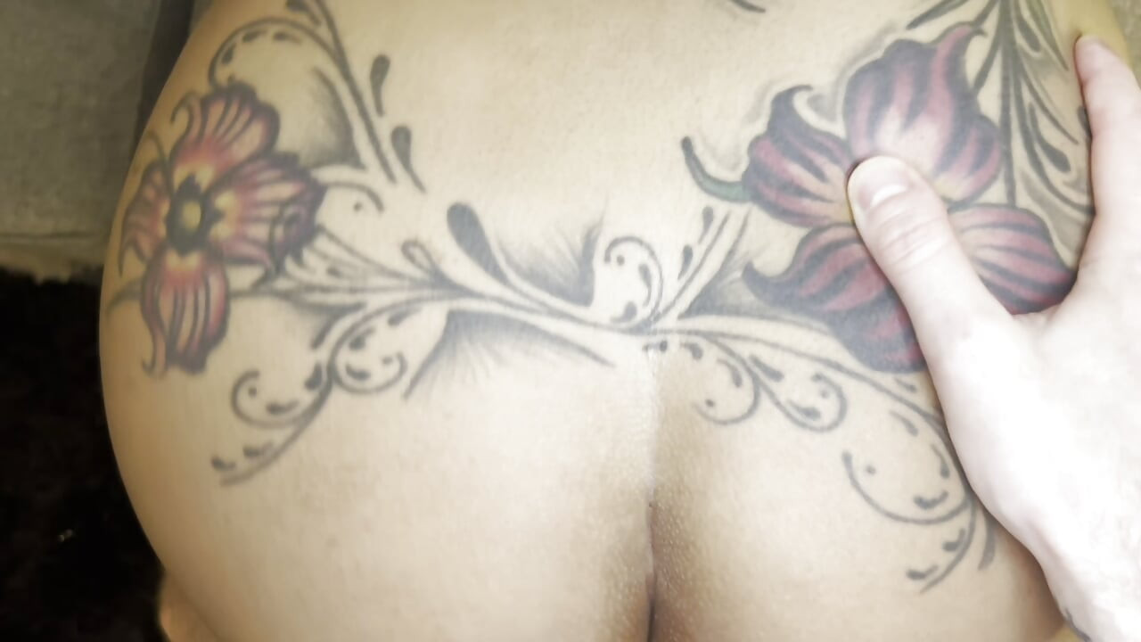 Porsha Carrera Luvs Stor Hvid Pik Cumming på hendes røv
