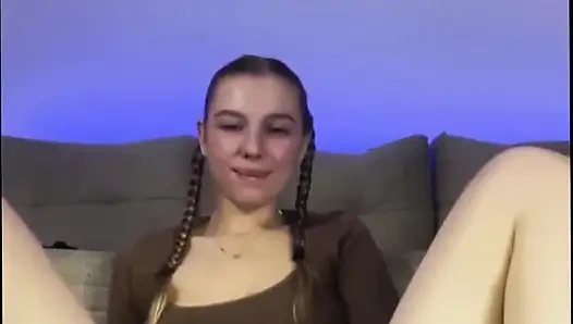 Büyük dildo ile ilk kez anal sikiş