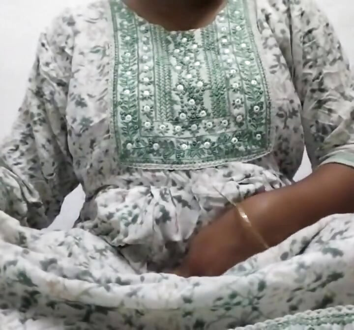 讓我們看看你們是如何用瓶子做愛的
