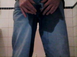 Писаю в мои джинсы в отчаянии
