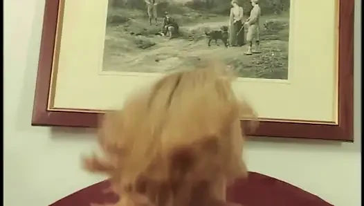 Bom Seksi Ini Menjadi Gila Untuk Anal