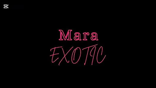 Быстрый минет стоя и трах раком перед тем, как мы сдем в рот - Mara Exotic
