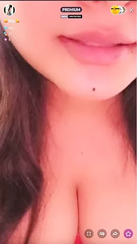 Siya live on tango - Indian babe’s Boobs