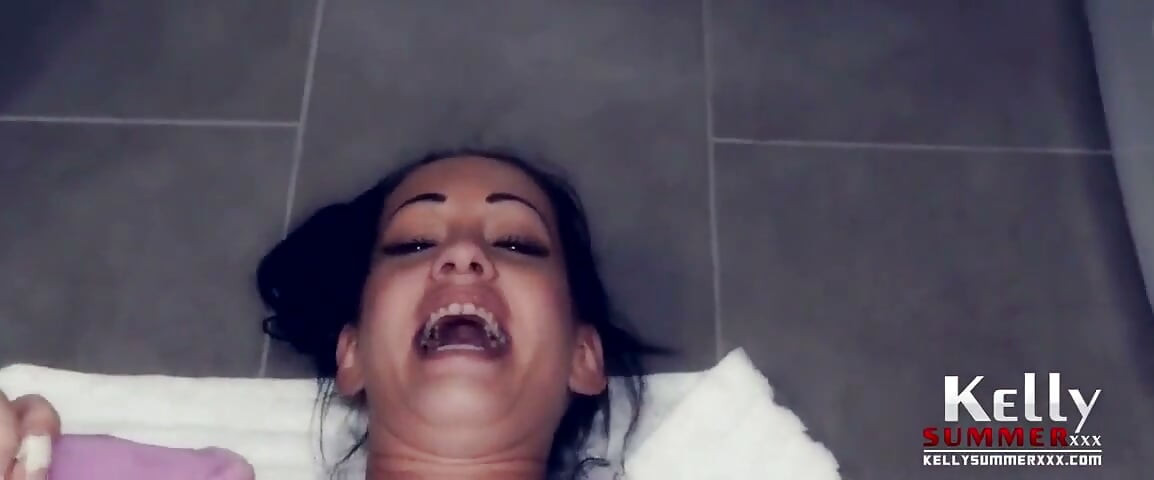 Kelly si pelacur