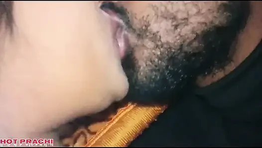 Adegan ciuman blowjob istri India dewasa dan hampir tidak bersetubuh