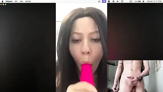 Cewek itu nonton aku lagi masturbasi sampai muncrat dua kali!