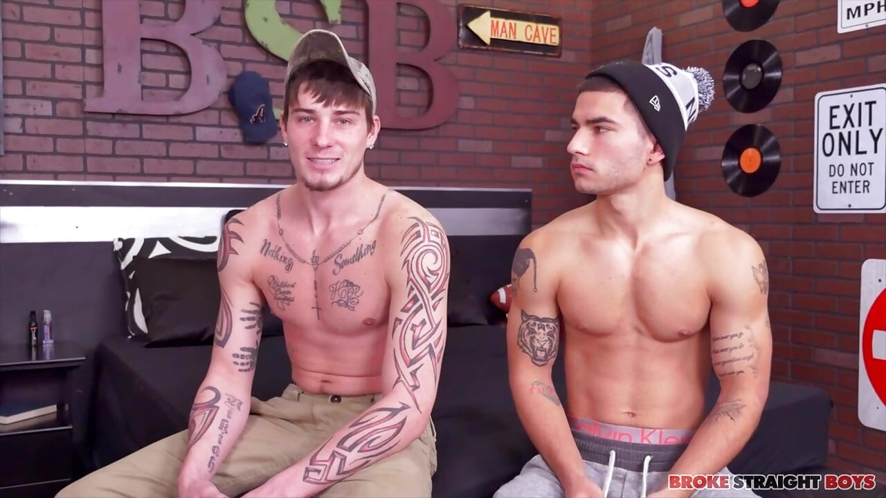 Cage Kafig e Vadim Black fodendo sem camisinha