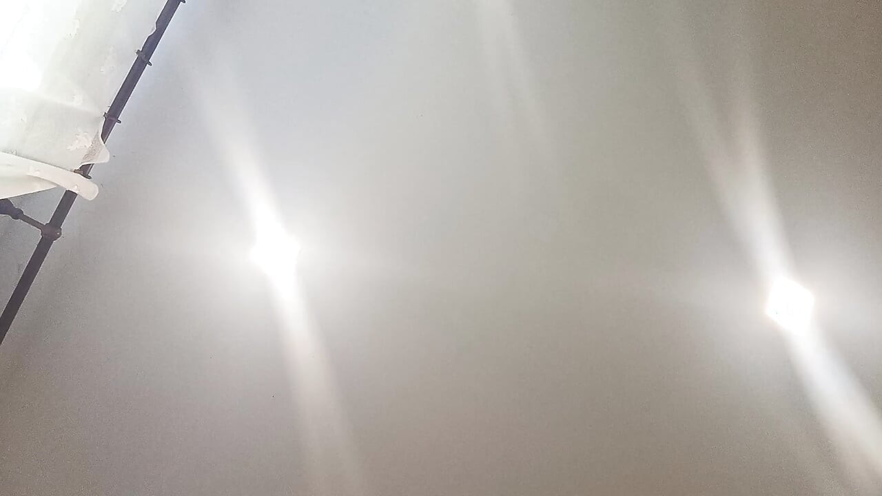 وحيدة كلحظة