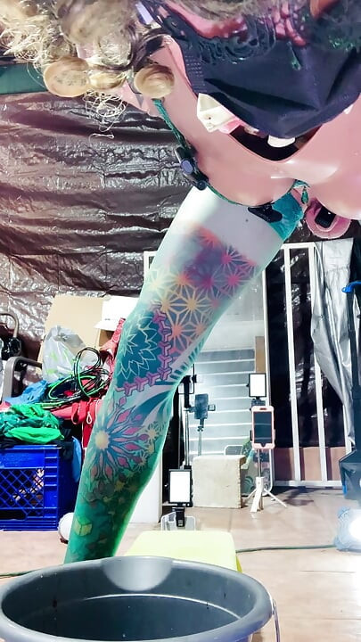 shemale stocking hijau comel Pameran Luar melompat dildo anal
