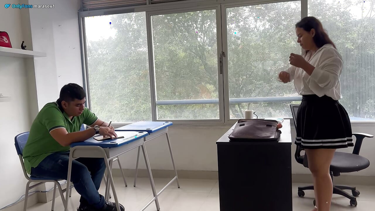 UCZ SIĘ SWOJEGO NAUCZYCIELA W KLASIE! ANEGDOTA? JA MOJA NAUCZYCIELKA MARA!