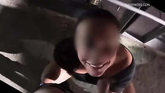 Fucking bareback in the dark street