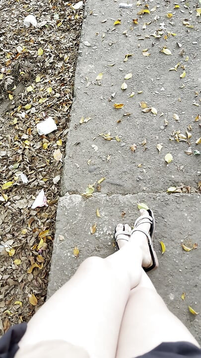 Colombian Girl Masturbates in Public on the Street