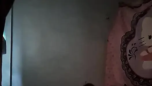 Она ее вылизала.