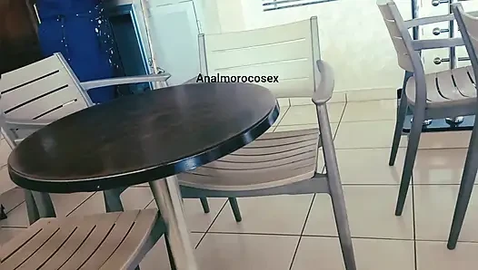 Уборщица кафе влюбилась в клиента... Окончание изменило все