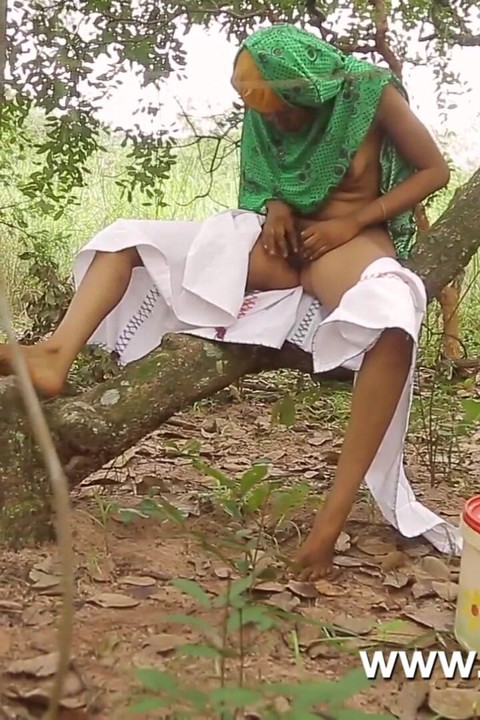 Horny muslim girl enjoys squirting in the farm