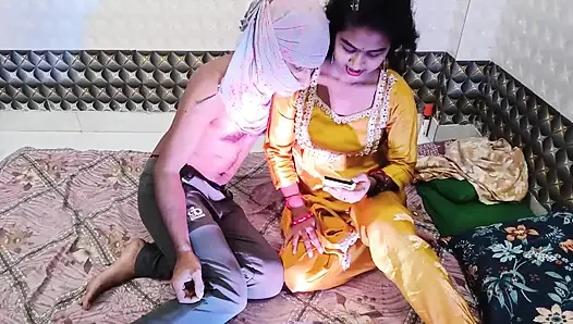 Echte Desi-ehefrau cowgirl & leidenschaftlicher sex in traditionellen outfits