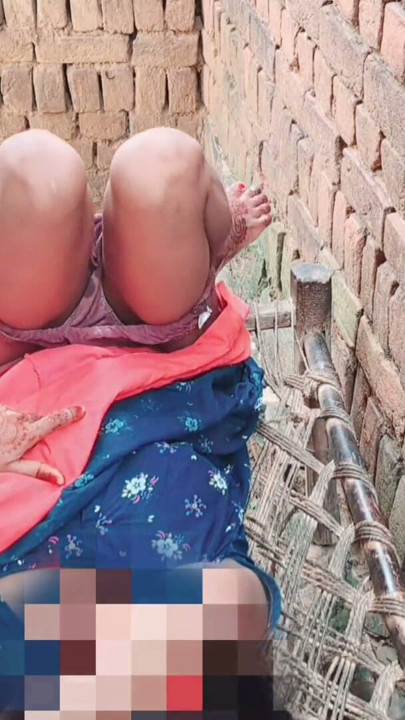Indian slut outdoor in gets pussy fuck by young boyfriend | Clip 1