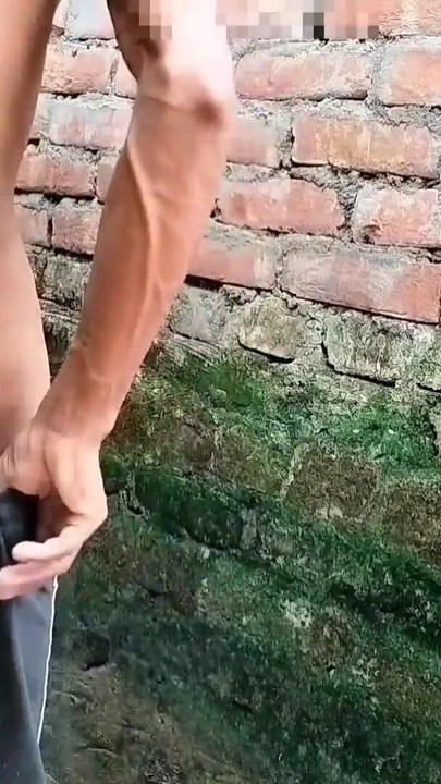 Zapanjujući trenutak iz "Seoske kuharice djevojke seks po kuhinji (službeni video Localsex31)"