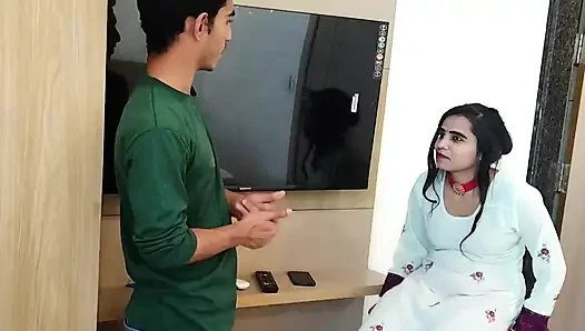 Daniel yenge hizmet ödeyemediği için tv tamircisini seks için baştan çıkarıyor