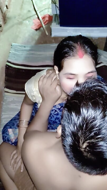 Bhabhi ki night mein chudai desi village Indian