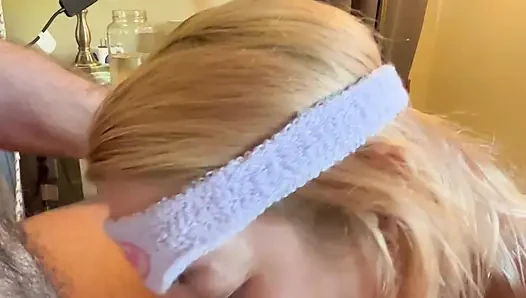 Sporty babe sucks a big cock