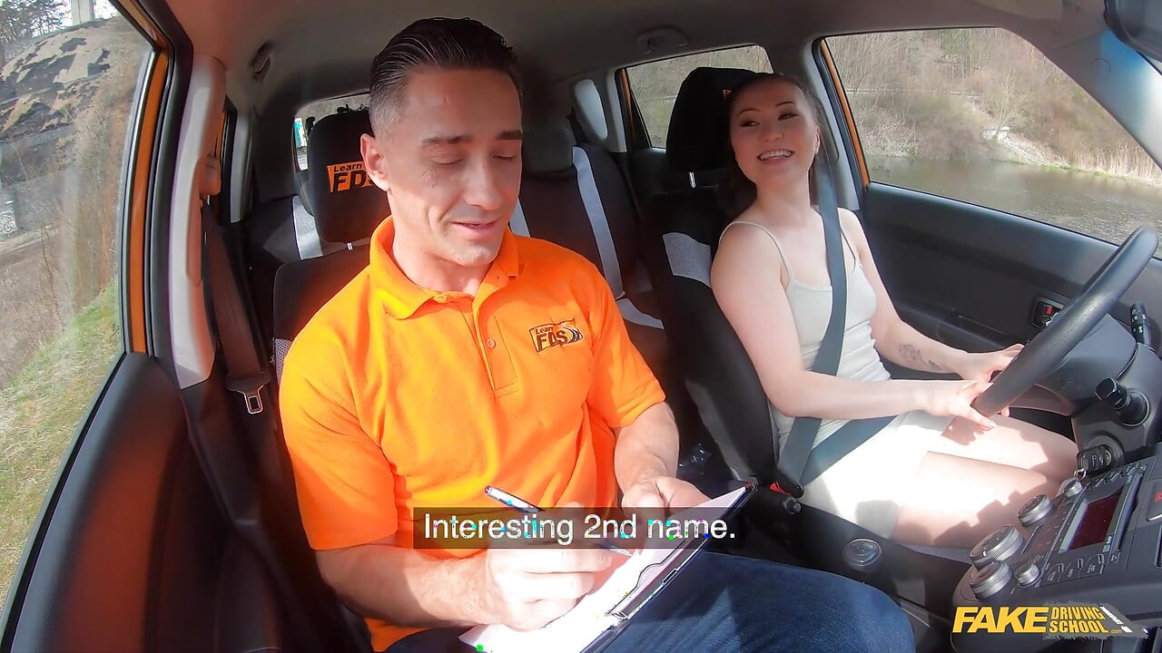 Fake Driving School - Cewek Asia Belajar Mengendarai Tongkat dan Dicrot Banyak Banget