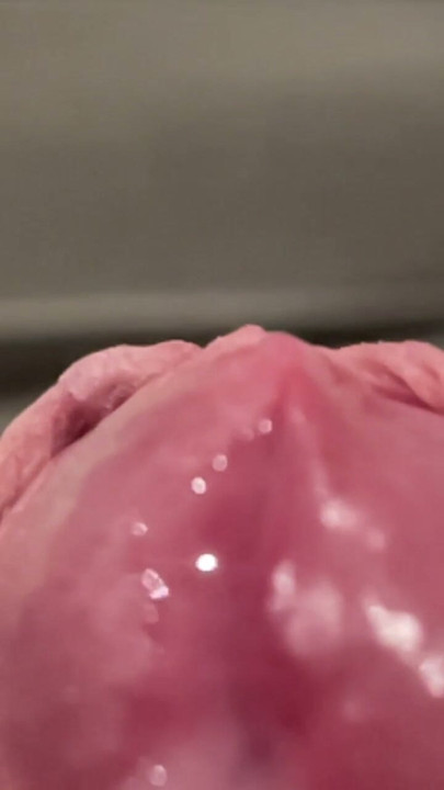 Close up cumming