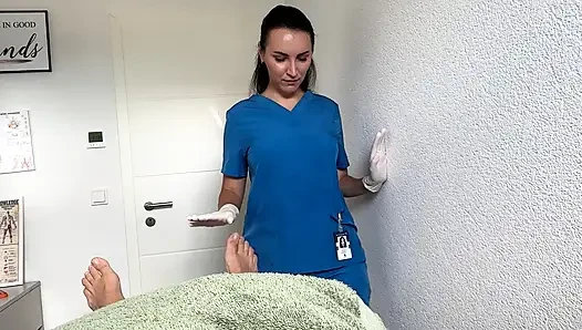 Hot Masseuse Puts On Latex Gloves For A Messy Happy Ending Cumshot