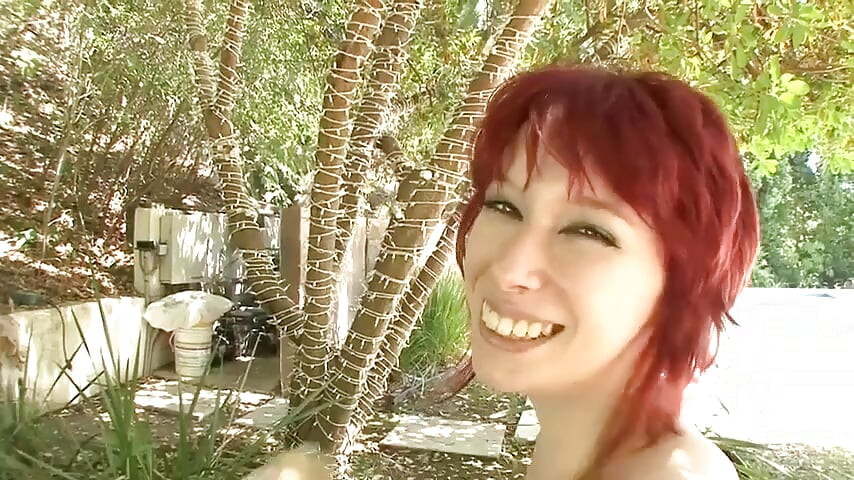 Prsata crvenokosa cura jebe se s sretnim frajerom
