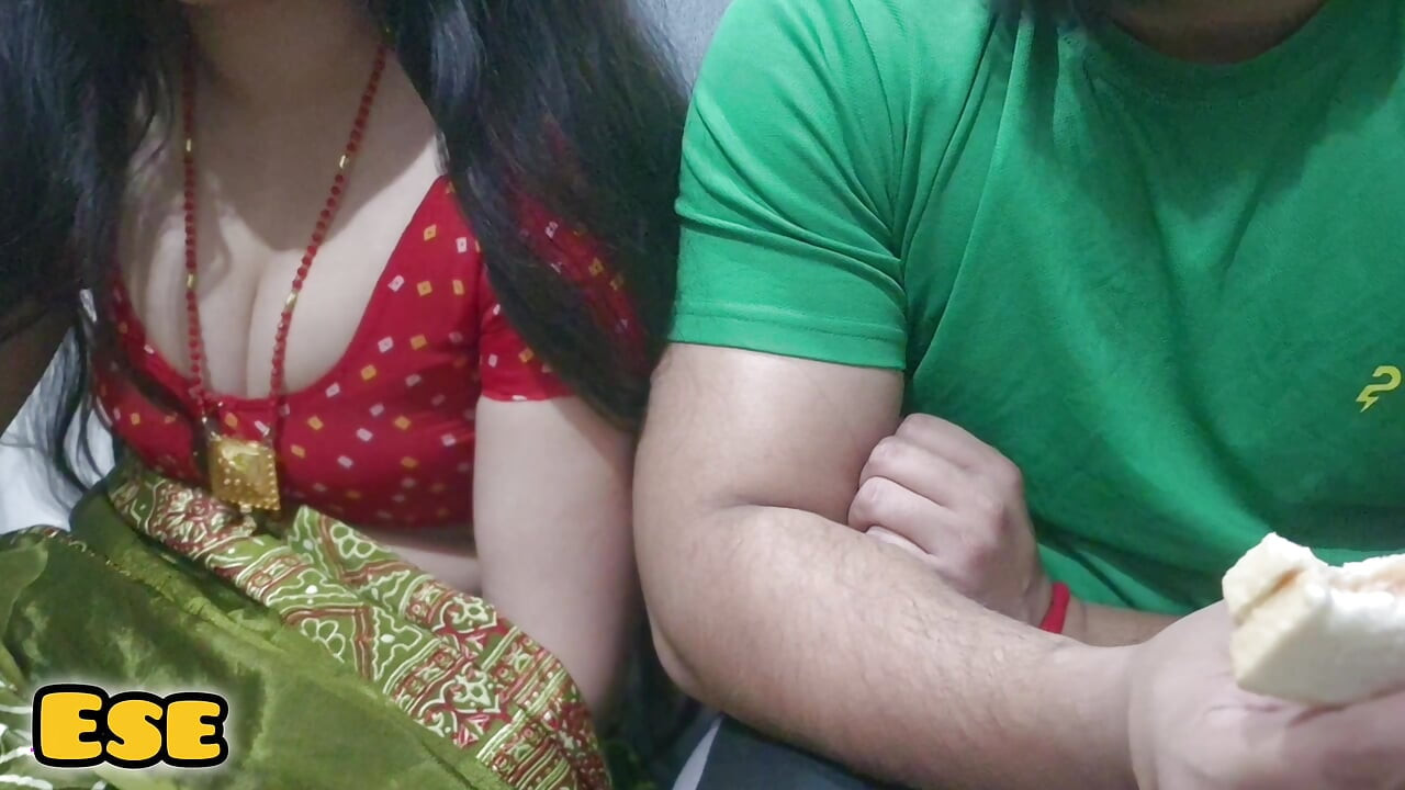 Choli Ke Piche Kya Hain ft. Alisha Bhabhi.