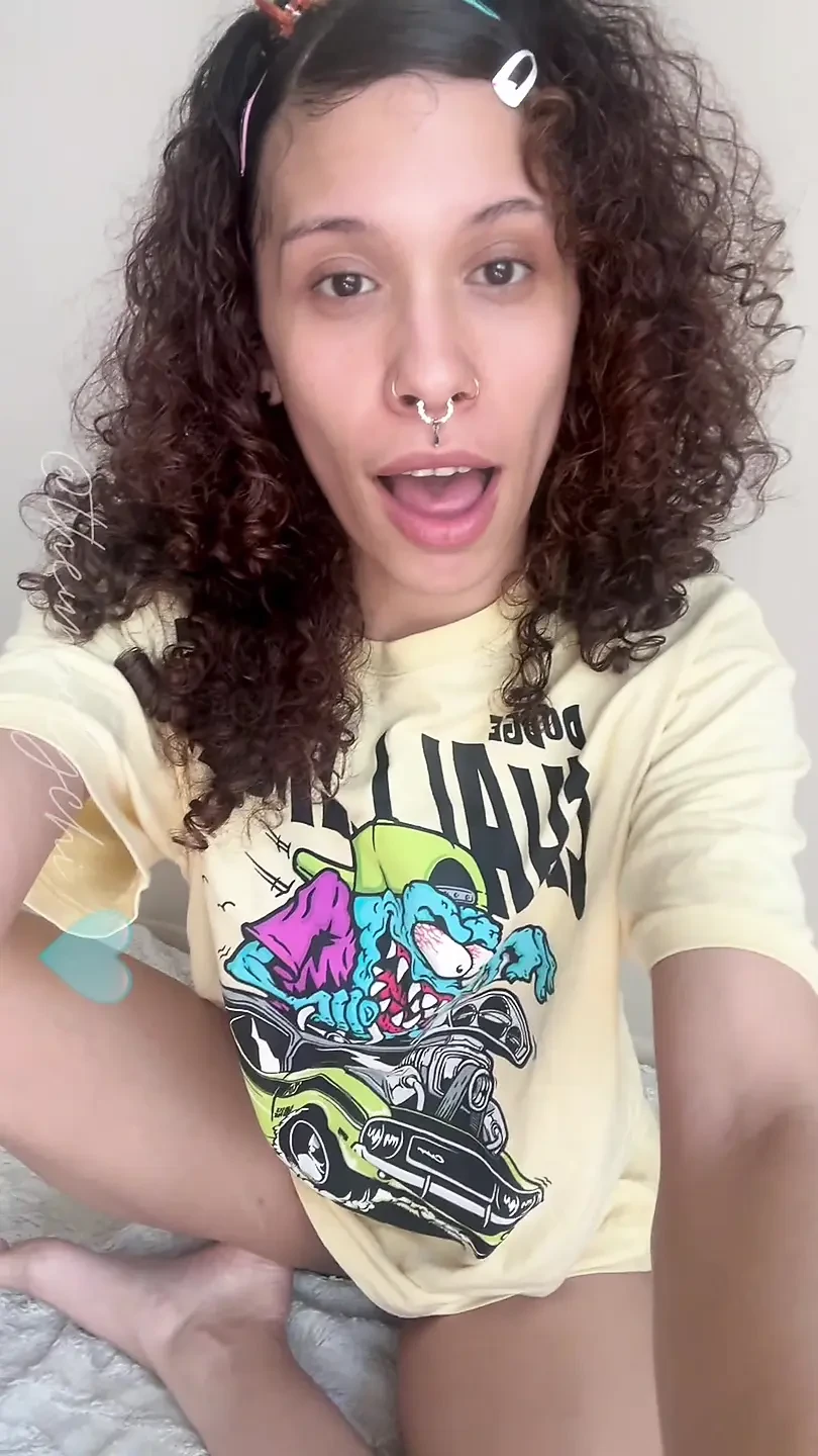 Goddess Chi offers u her squirt