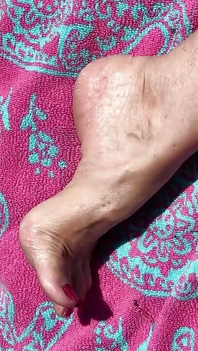 Fan Request Granny Naked in Sun Shows Dirty Rough Soles & Toes GILF 2