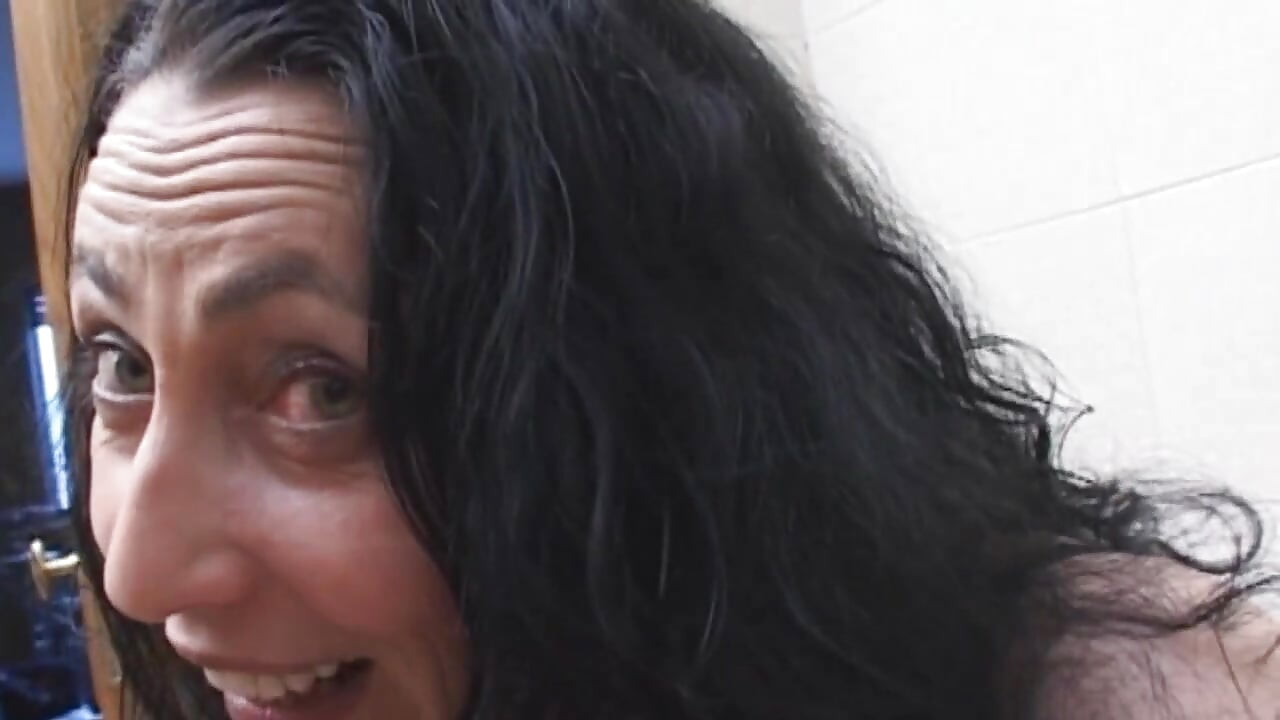 Real italian amateur slut doggystyle fucked