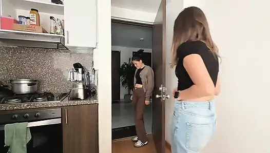 Dua lesbian mengakui cinta mereka satu sama lain