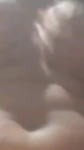 Velkolepý okamžik od "Sledujte sexuální videa našeho manžela a svobodné mámy"