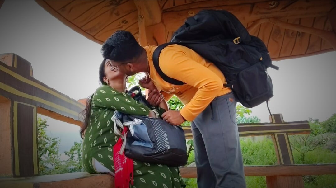 College girl & Unknown Boy fast time frendship - Tourist places par, tourist bhabhi mili - hot bhabhi video outdoor forest.