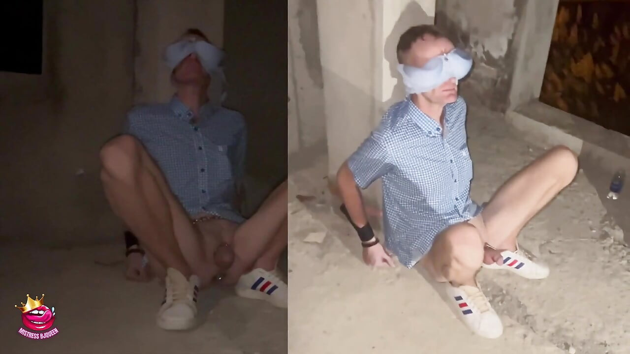 Yalnız başına bağlı gözleri bağlı çıplak ve teşhir ediliyor