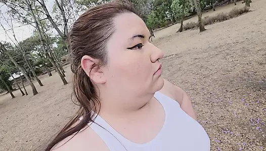 (zensiert - geschnitten - Keine Leute herum) Ich liebe es, in der Öffentlichkeit mit sperma im gesicht zu laufen und meinen riesigen arsch zu zeigen