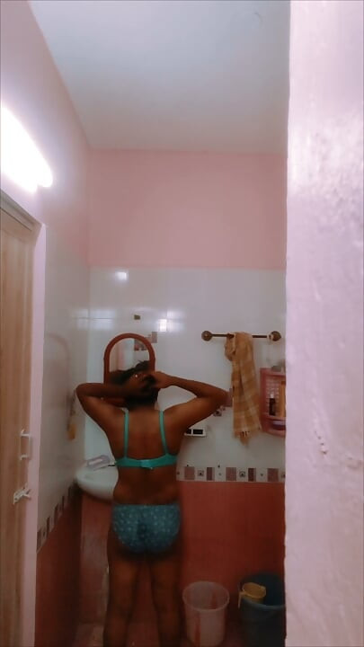 Video de Raji bañándose