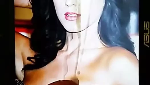 Katy Perry boşalıyor