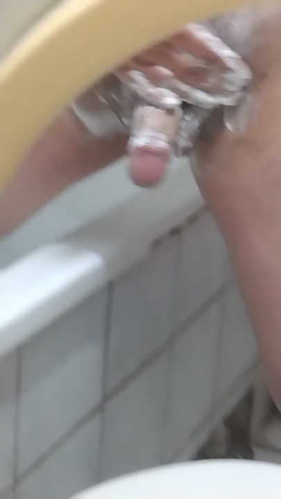 Szarpanie przed prysznicem!