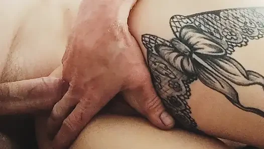 Fick mein sexy tattoo-mädchen