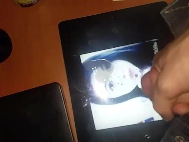 Romane B Cumshoted